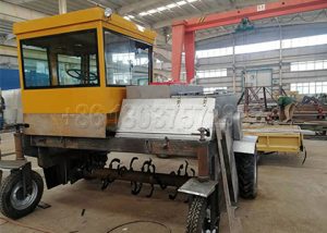 Self-moved Windrow Turner Machine